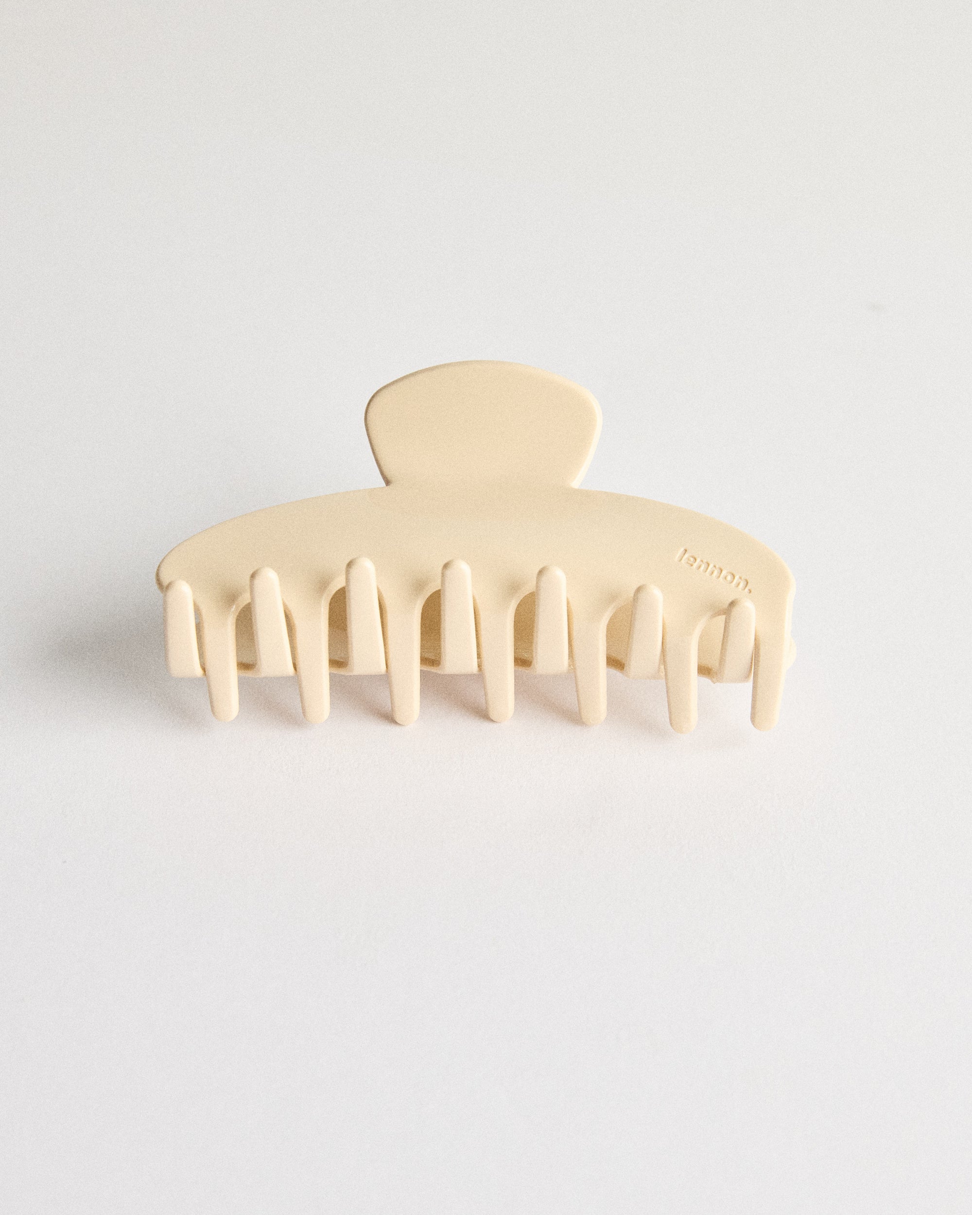 Claw Clip in Creamy
