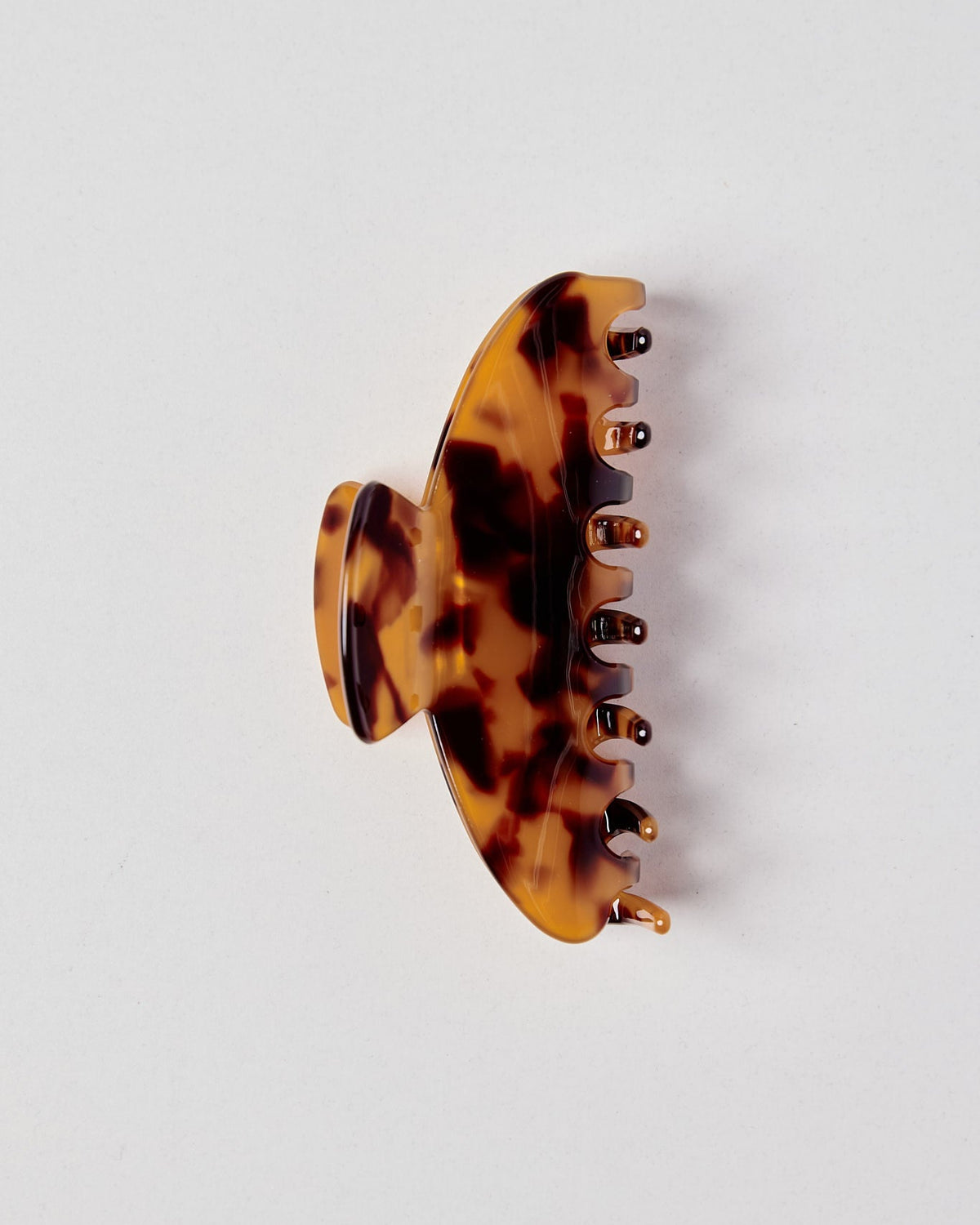 Claw Clip in Brown Tort