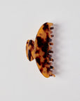 Claw Clip in Brown Tort